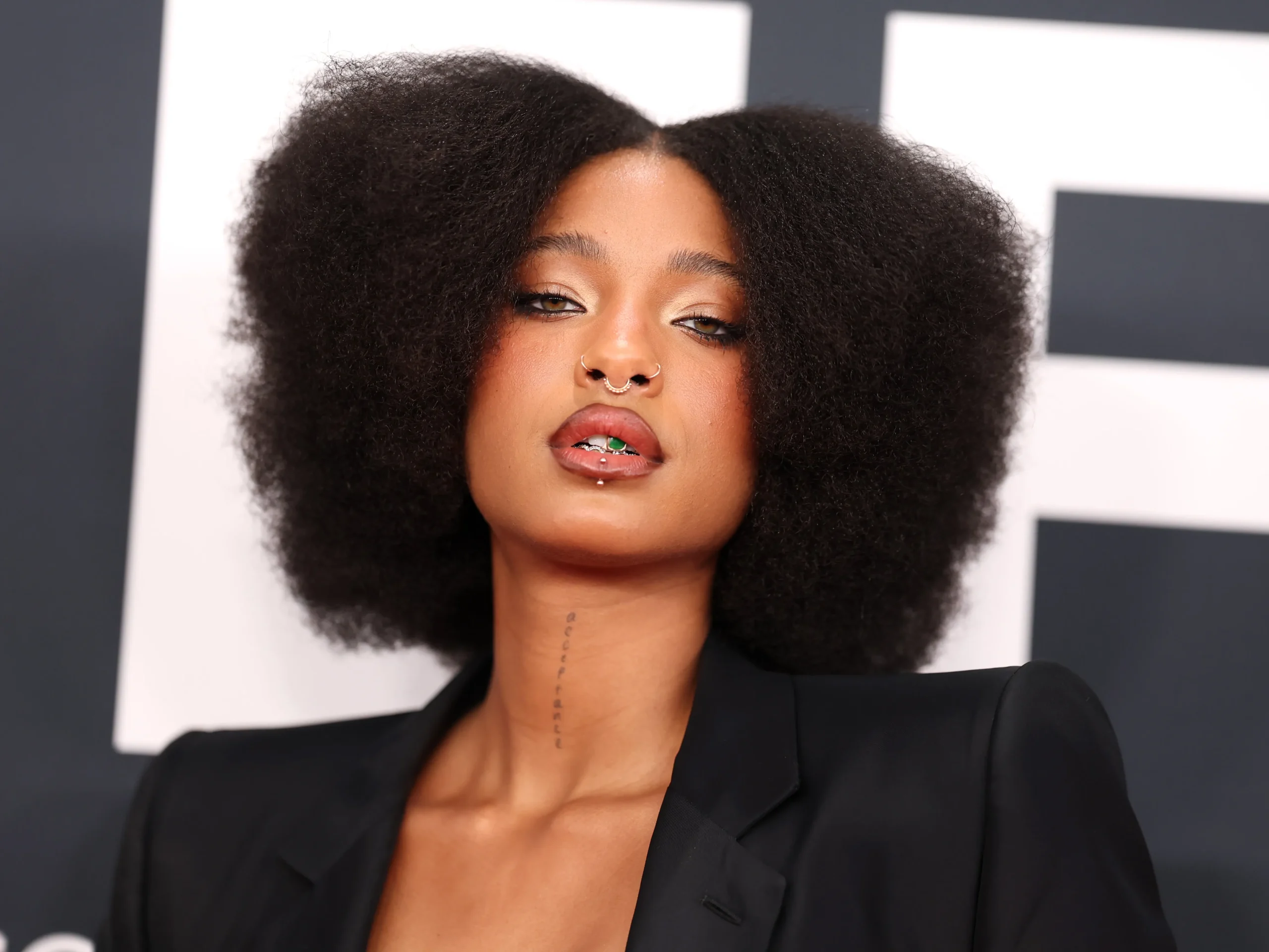 Willow Smith Teeth